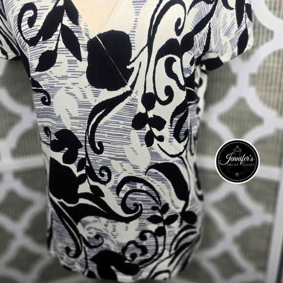 Red Faux Wrap Cream Black Gray Floral Swirl Pattern Short Sleeve Sweater Large - Picture 5 of 10